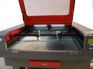 服裝布料激光切割機價格_服裝布料激光切割機廠家_世界工廠網產品信息庫