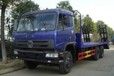 東風后八輪挖機拖車最低價格廠家直銷，邯鄲拖鉤機平板車購買指南